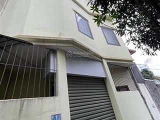 Ngọc thụy bồ đề bán nhà dân xây . ô tô vào nhà . 10m ra mặt đường hồng tiến
