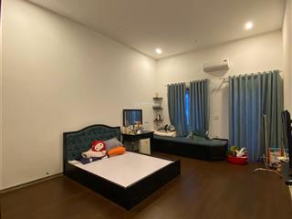 Nhà mặt đường hai bà trưng vị trí siêu đẹp mạn 2 chiều oto, dt 90m thực tế 96m ngang 4,5m vuông