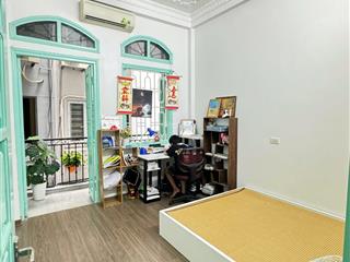 Chính chủ em bán nhà gần hồ hoàng cầu, 48m2 4 tầng, chỉ nhỉnh 12 tỷ