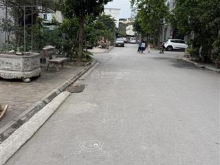 Bán đất tđc trâu quỳ, đường 10m, vỉa hè rộng miên man, ở cực đẹp