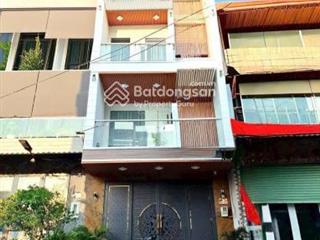 Bán nhà đường thông xe ôtô. đang cho thuê 22 triệu/tháng. nguyễn văn thủ  p. đakao  q. 1