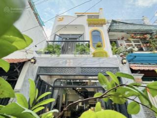 Lê hồng phong  p. 2  q. 5 đường thông xe ôtô, gần chấn thương chỉnh hình. dt cho thuê 20 triệu