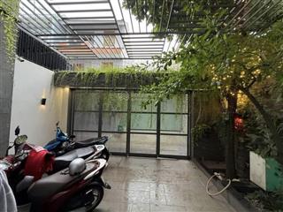 Gần công viên lê văn tám, trương quyền  võ thị sáu  q. 3. bán giá ngộp, đang cho thuê 24 triệu/th