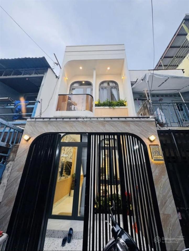 Tôi định cư nước ngoài cần bán nhà nguyễn xi phường4 bình thạnh. giá 2tỷ950 đang cho thuê 19triệu