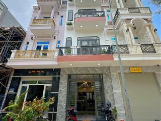 Tôi cần bán nhà đường lớn thông xe ôtô. gần chợ tân định, trần quốc toản võ thị sáu q.3 giá 3tỷ12