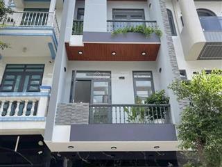 Cần bán gấp nhà chính chủ đ. tản đà  p. 11  q. 5 đang cho thuê 19 triệu/1tháng, giá 2tỷ690