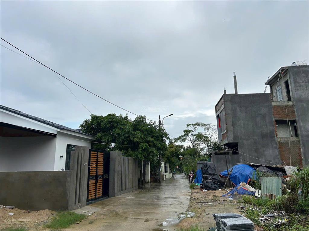 Đất mặt tiền rộng 8m đối diện trường học tại trung tâm hòa tiến  đà nẵng