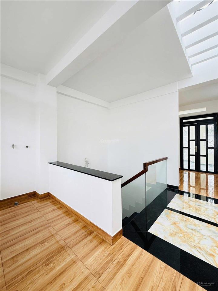 Bán nhà giá ngộp nhà diên hồng, bình thạnh giá 4,18tỷ/ 5,1mx12m. sổ sẵn hoàn công đầy đủ