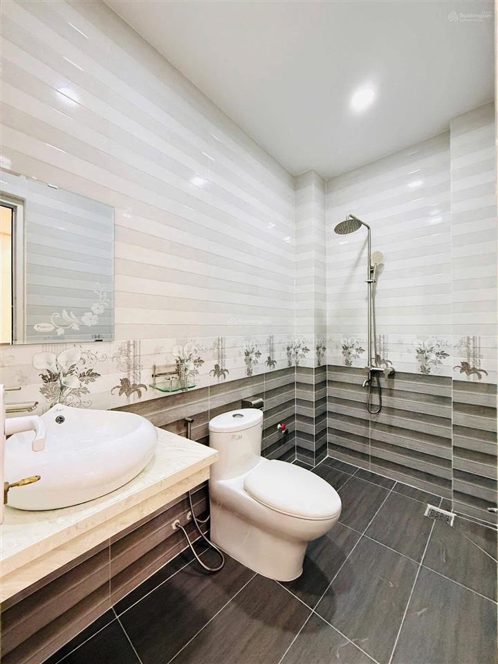 Bán nhà giá ngộp nhà diên hồng, bình thạnh giá 4,18tỷ/ 5,1mx12m. sổ sẵn hoàn công đầy đủ