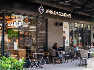 Bán shop kd mặt tiền nguyễn văn hưởng thảo điền, đang cho annam gourmet thuê 2.8 tỷ/năm. sẵn sổ ld
