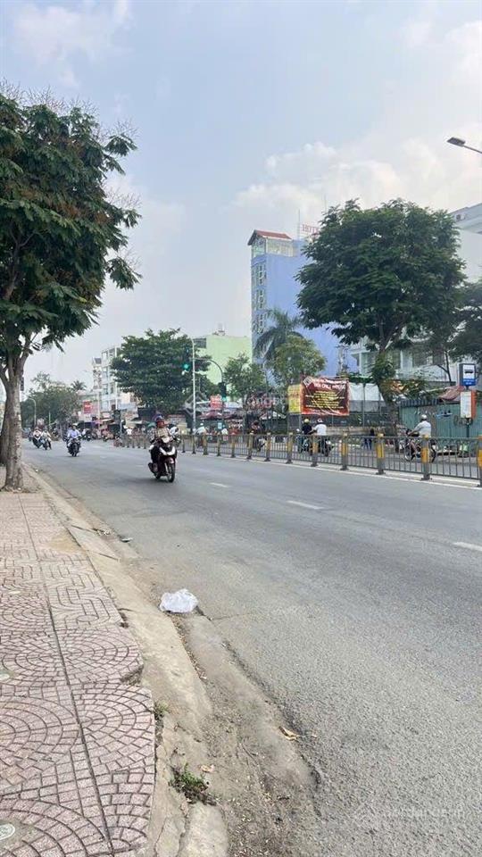 Lê đức thọ  5m x 23m  nhà c4 nát bán xác đất  hxh gần mt  8.99 tỷ