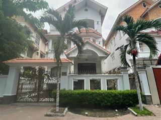 Bán biệt thự cao cấp bờ sông khu trung sơn, dt 239m2, có hầm, thang máy hạ giá bán gấp 0901 023 ***