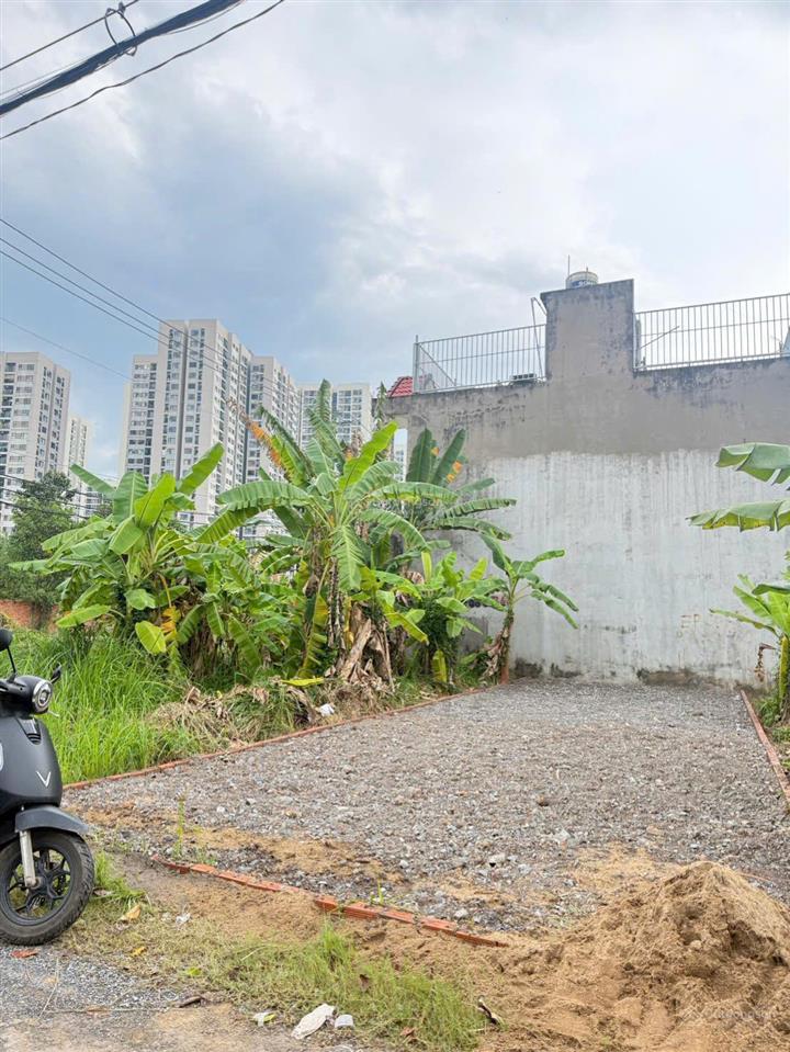 Chính chủ cần tiền cắt lỗ 300 triệu lô đất long thạnh mỹ quận 9 dt 71m2 mt 7m giá tl