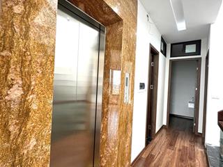 Bán nhà tổng diện tích 450 m2, 75m2 x 6 tầng thang máy to nhập khẩu từ tầng 1 lên tầng 6