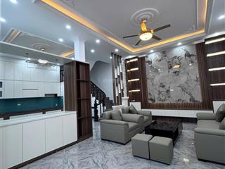 Nhà dân xây trung tâm thanh trì  55m 4 tầng 5,5 tỷ chút  ô tô đỗ cách 5m  chủ tặng nội thất