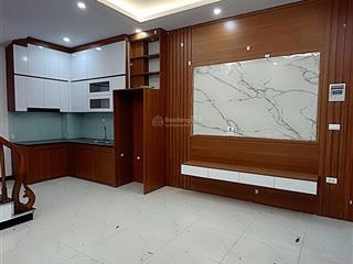 Trung tâm thanh trì  hàng xóm vũ lăng  35m 5 tầng  4,4 t/ỷ  ô tô đỗ cổng