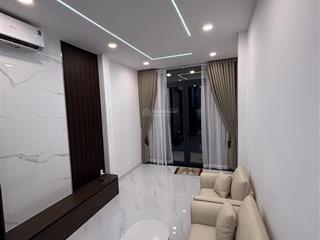 Nhà đẹp mặt tiền nguyễn trọng tuyển phường 2 tân bình  4 tầng  35m2 (3.1m x 11m) giá 7,99 tỷ tl