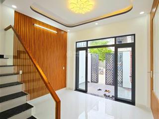 Chính chủ cần bán nhà 3 tầng  52m2  long phước  đường ôtô  dân cư đông đúc  giá thương lượng