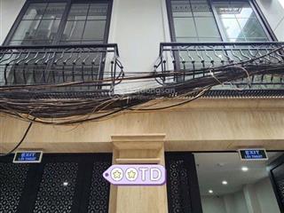 Tòa căn hộ trung tâm ba đình  7 tầng thang máy  14 phòng nội thất đẹp
