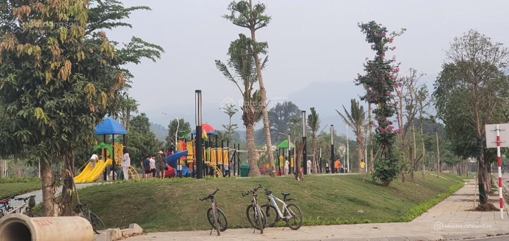 Bán gấp lô liền kề hơn 100m2 vị trí ngã 3 view công viên siêu đẹp, giá chỉ 25tr/m2 sổ sẵn sang tên