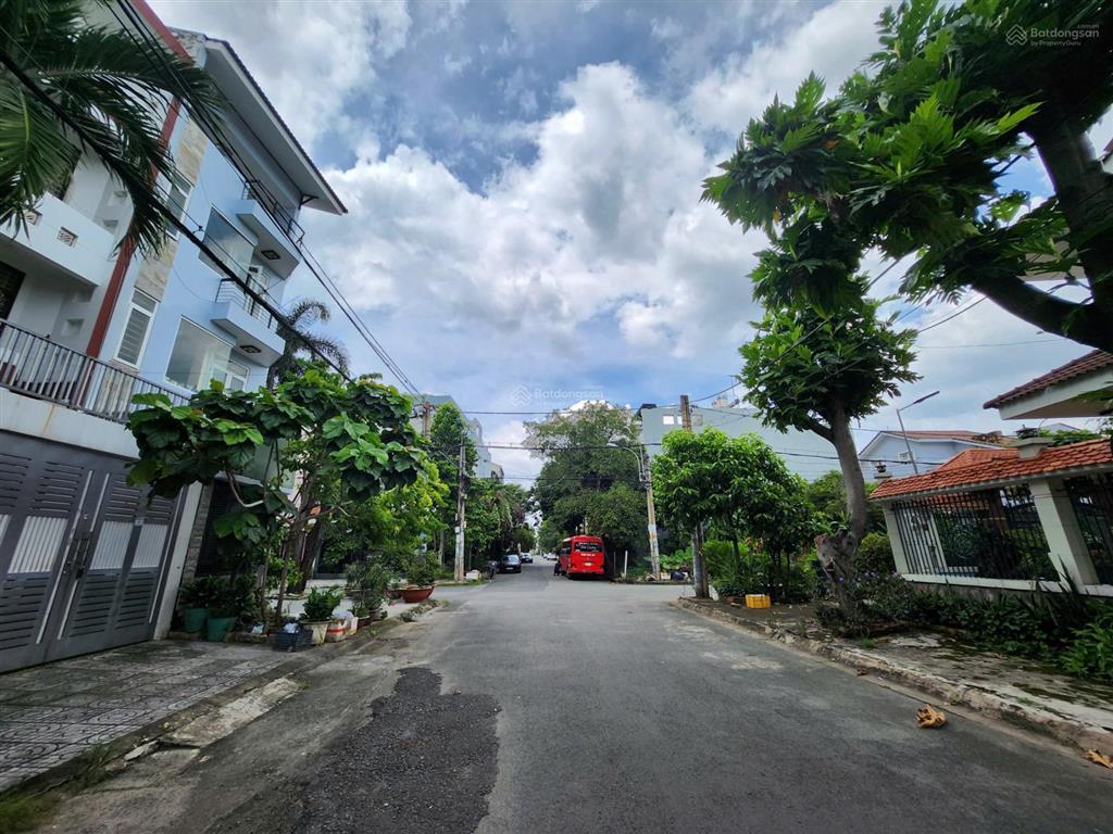 Cần bán gấp lô đất  mặt tiền kinh doanh  đường số 4, p7, gv  dt 4x17m (70m2)  giá chỉ 9,x tỷ tl