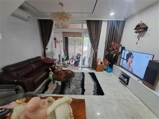 Bán nhà 90m², 3 tầng, DT 90 m2, 4PN, 5WC, Q.9, Giá 9,05  tỷ, sổ hồng