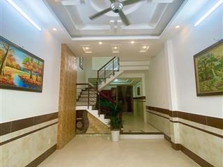 Bán nhà 64m², 4PN, 4WC, 3 tầng, Q.9, 7,05  tỷ, sổ hồng