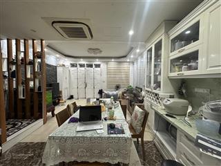 Vị trí tuyệt đỉnh  ô tô 7 chỗ đỗ cửa gần phố 10 m ô tô tránh full công năng mt khủng 5,2m