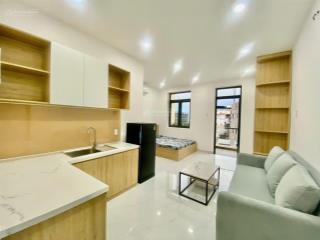 Cho thuê chdv phòng studio ban công full nội thất nằm ngay đại học ngân hàng  gần trường đh spkt