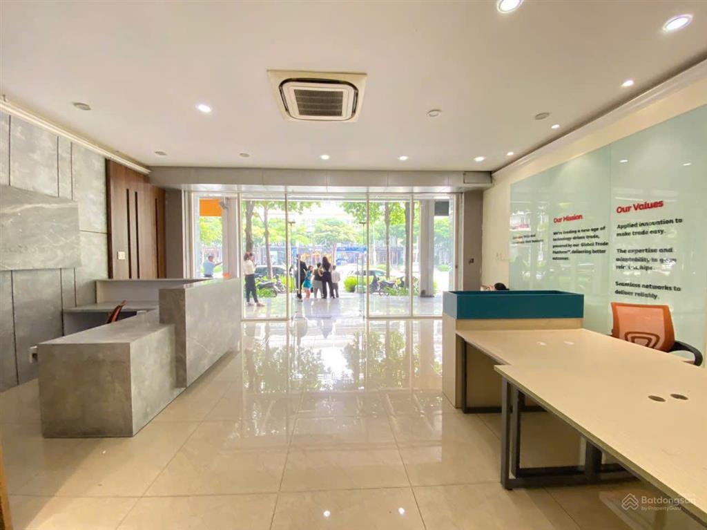 Giá thuê tốt nhất nguyên căn shophouse sala nguyễn cơ thạch 5 tầng diện tích 700m2 giá 185 triệu/th