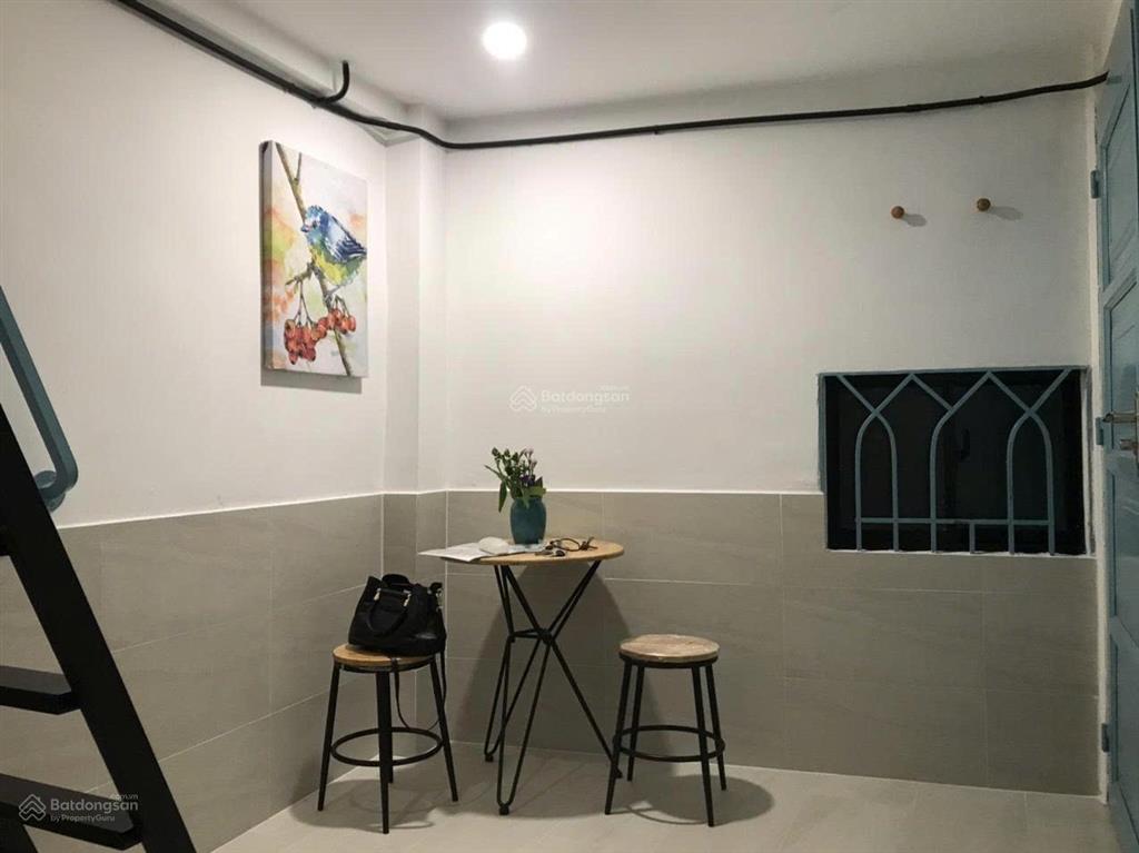 Giảm 500k tháng đầu cho bạn nào ở 1 mình phòng gác cao thoáng sáng gần q1, 2 trung tâm