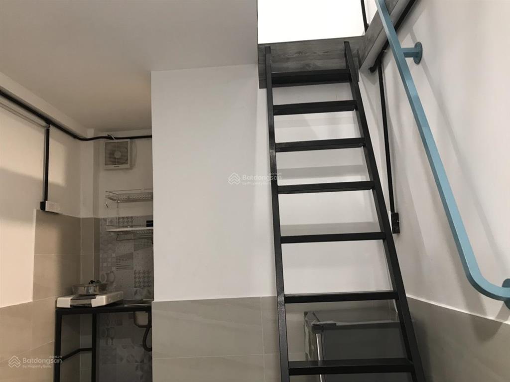 Giảm 500k tháng đầu cho bạn nào ở 1 mình phòng gác cao thoáng sáng gần q1, 2 trung tâm