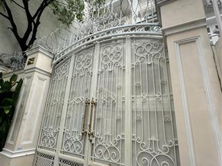 Biệt thự sân vườn 235m2 có thang máy + hầm tại trung tâm phú nhuận  hồ biểu chánh, p11. 52tỷ