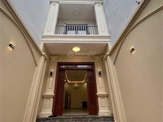 Nhà đẹp hẻm rộng 4 tầng btct. 92m2 ngang gần 4. giá bán 17,8 tỷ  võ văn kiệt, trung tâm quận 1.