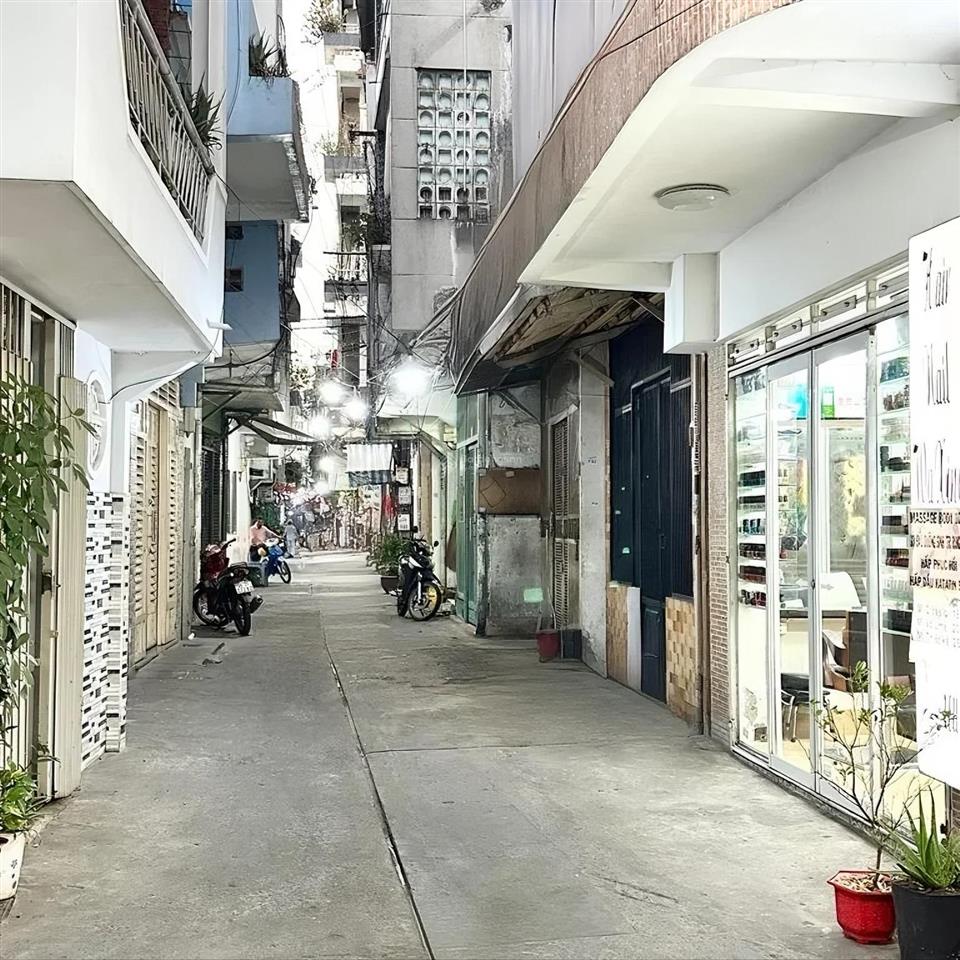 [PHƯỜNG BÀN CỜ] BÁN NHÀ HXH NGAY CHỢ VƯỜN CHUỐI TRONG KHU CƯ XÁ ĐÔ THÀNH, CHỈ HƠN 5 TỶ