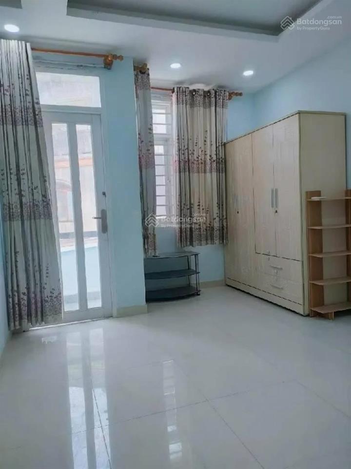 Một căn nhà phố rộng 36m2, hxh 5m thông, gần trường bàn cờ, tiện kinh doanh, chỉ hơn 7 tỷ