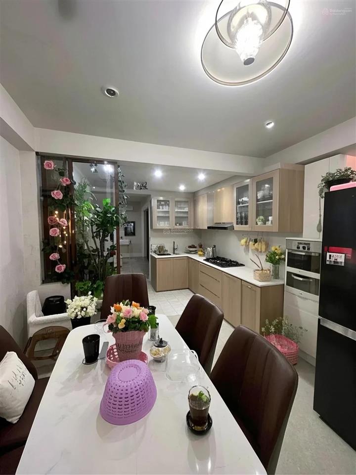 [PHƯỜNG BÀN CỜ] BÁN NHÀ 5 TẦNG HẺM XE HƠI 6M THÔNG  GẦN MẶT TIỀN LÝ THÁI TỔ QUẬN 3,  4PN  CHỈ HƠN 10 TỶ!