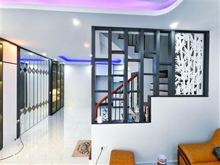 Bán nhà phố cầu giấy ngõ nông gần phố dt 42m2 + 5t giá 9.5 tỷ