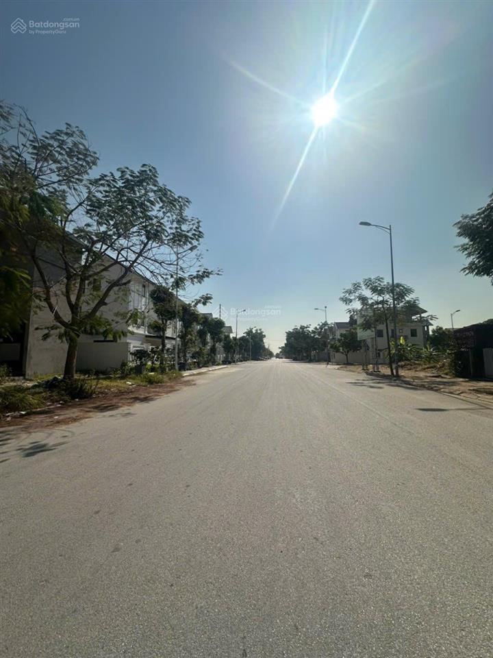 Lô đất biệt thự đường 25m thông thẳng ra vành đai 2, kinh doanh buôn bán được, dân cư đông đúc