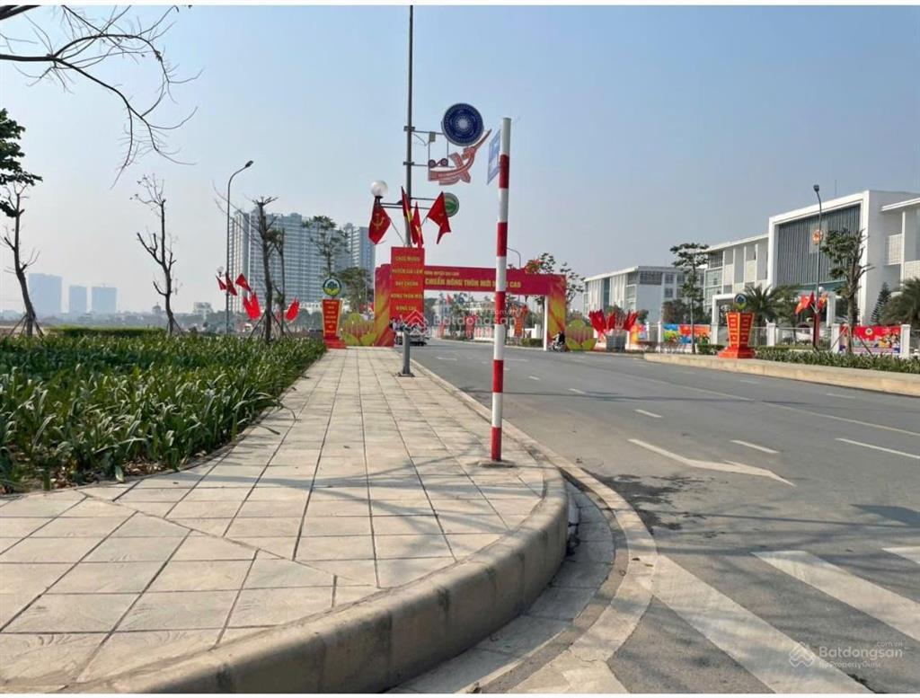 Cần bán gấp 40m2 đất cửu việt trâu quỳ, mặt tiền 5m, ngõ 3m ô tô vào đất, giá 5,3 tỷ