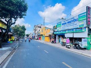 Gấp bán nhà mặt tiền dân chủ. đang cho thuê kinh doanh 20 triệu/ 1 tháng. giảm 1 tỷ.