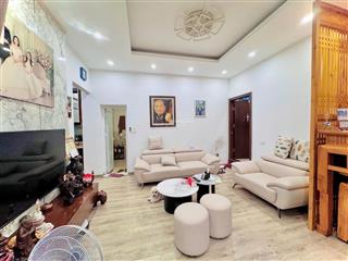 Bán căn hộ tập thể ngõ 108 lò đúc 160m2 sử dụng lô góc ba thoáng nhà đẹp về ở ngay chỉ 5,1 tỷ