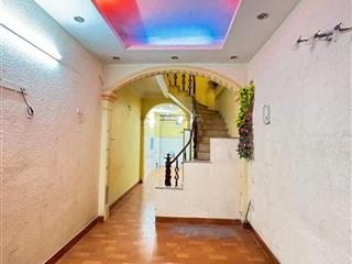 Bán nhà ngõ quỳnh, hai bà trưng  43m², 3 tầng, giá 8.2 tỷ