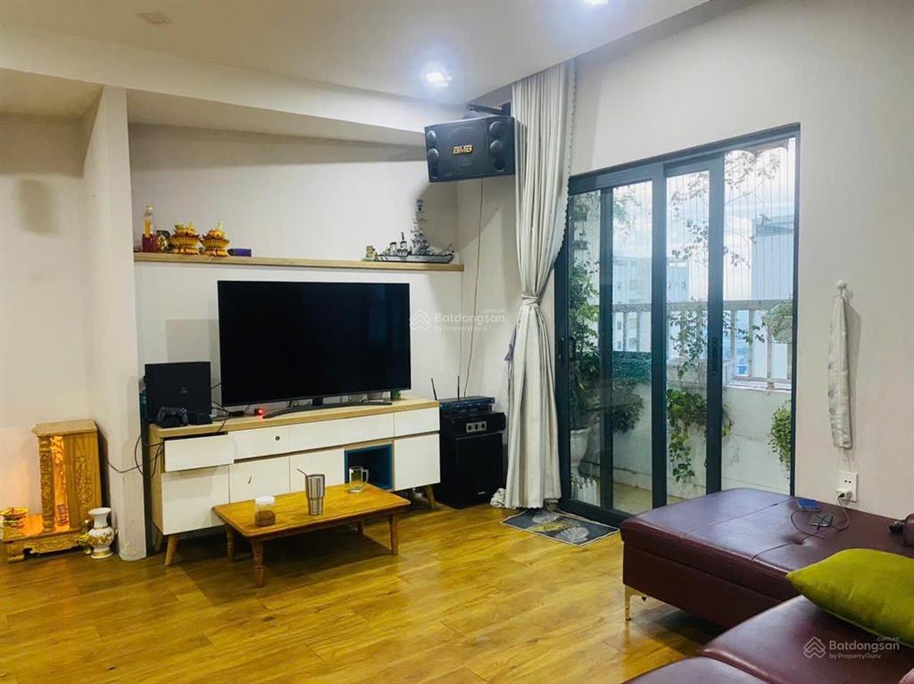 Bán căn hộ 100m 3pn 2wc 2bancon full nội thất như hình , tầng cao view thoáng mát, view q1