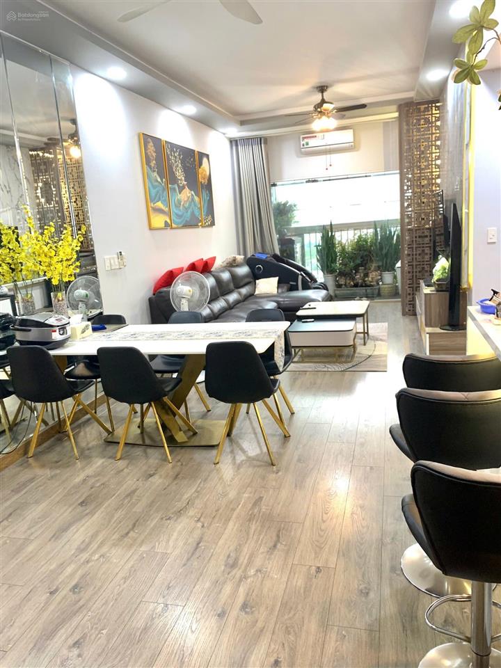 Cần bán căn chung cư the navita. căn góc full nội thất cao cấp. hướng mặt tiền đường vành đai 2