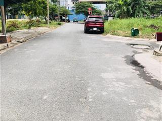 Cần bán lô đất góc 2 mặt tiền đường cây keo. dt 71m2. giá 7tỷ200