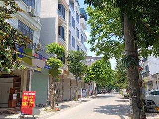 Mặt phố vỉa hè doanh thu 45tr/th, ô chờ thang máy, kiến hưng hà đông.