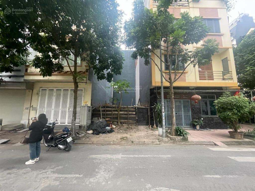 Đất phân lô đấu giá vỉa hè xây tòa 7 tầng văn phòng kinh doanh đỉnh, mậu lương hà đông.