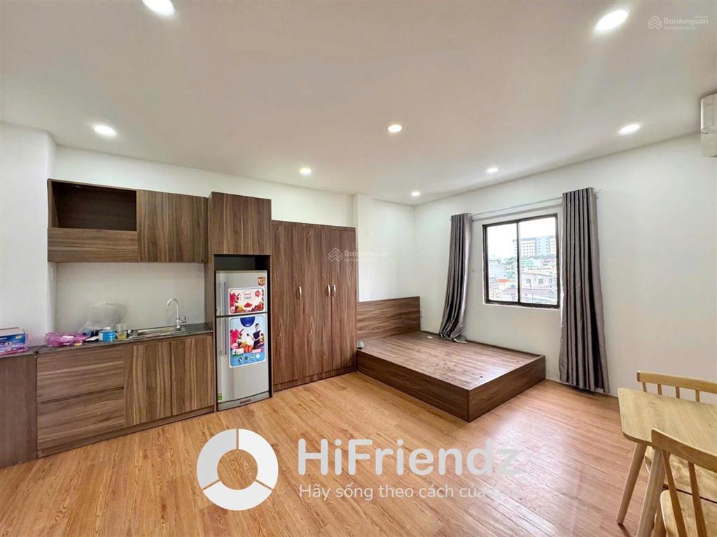 Căn hộ mới xây cửa sổ lớn sát ngay đại lộ võ văn kiệt quận 5 gần trung tâm quận 1 đầy đủ nội thất