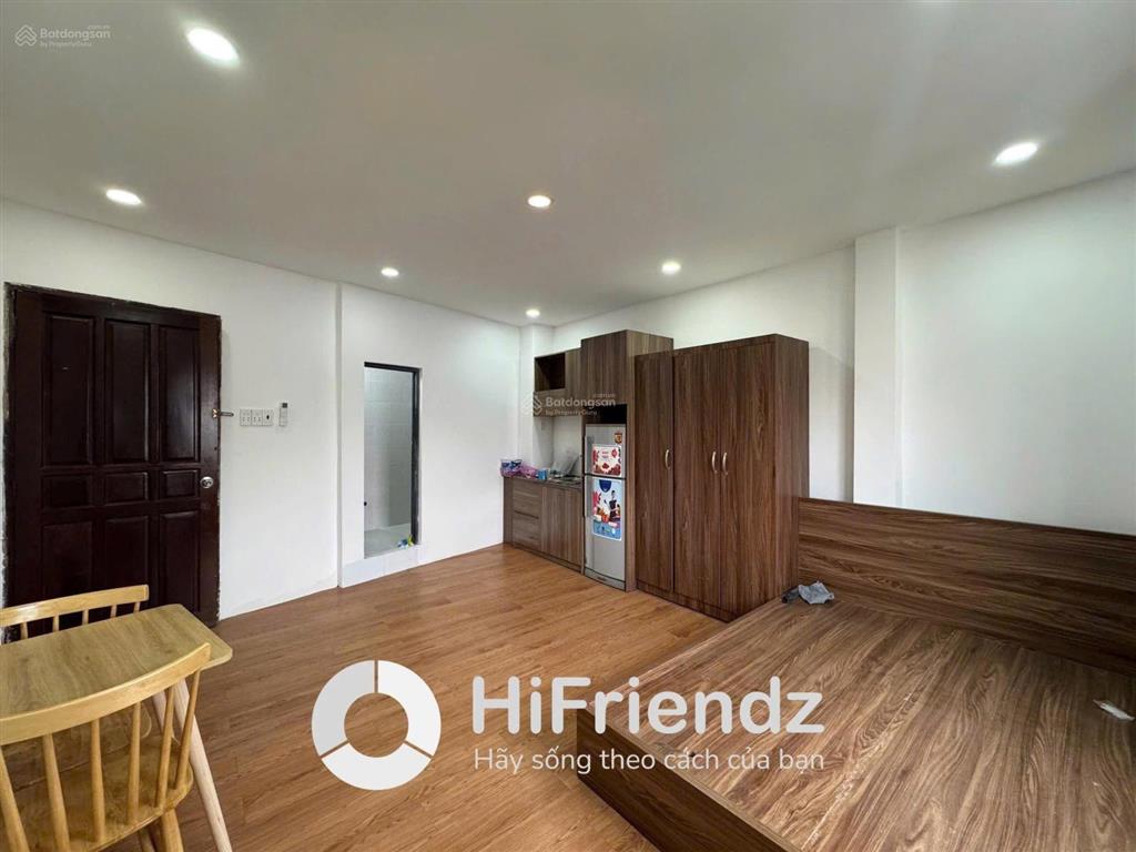 Căn hộ mới xây cửa sổ lớn sát ngay đại lộ võ văn kiệt quận 5 gần trung tâm quận 1 đầy đủ nội thất